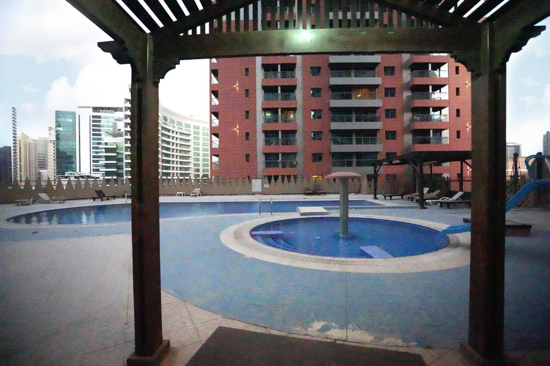 Horizon View Partition Room In Barsha Heights Near Metro ドバイ エクステリア 写真