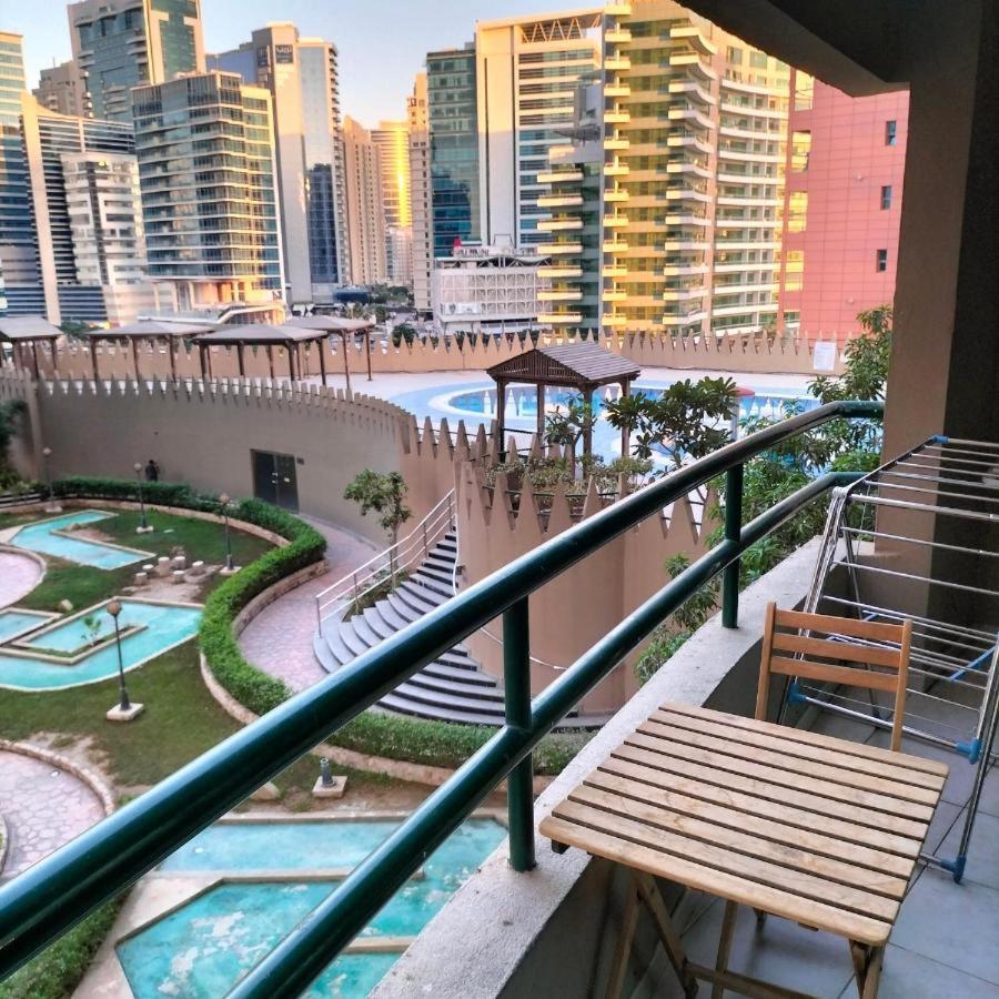 Horizon View Partition Room In Barsha Heights Near Metro ドバイ エクステリア 写真